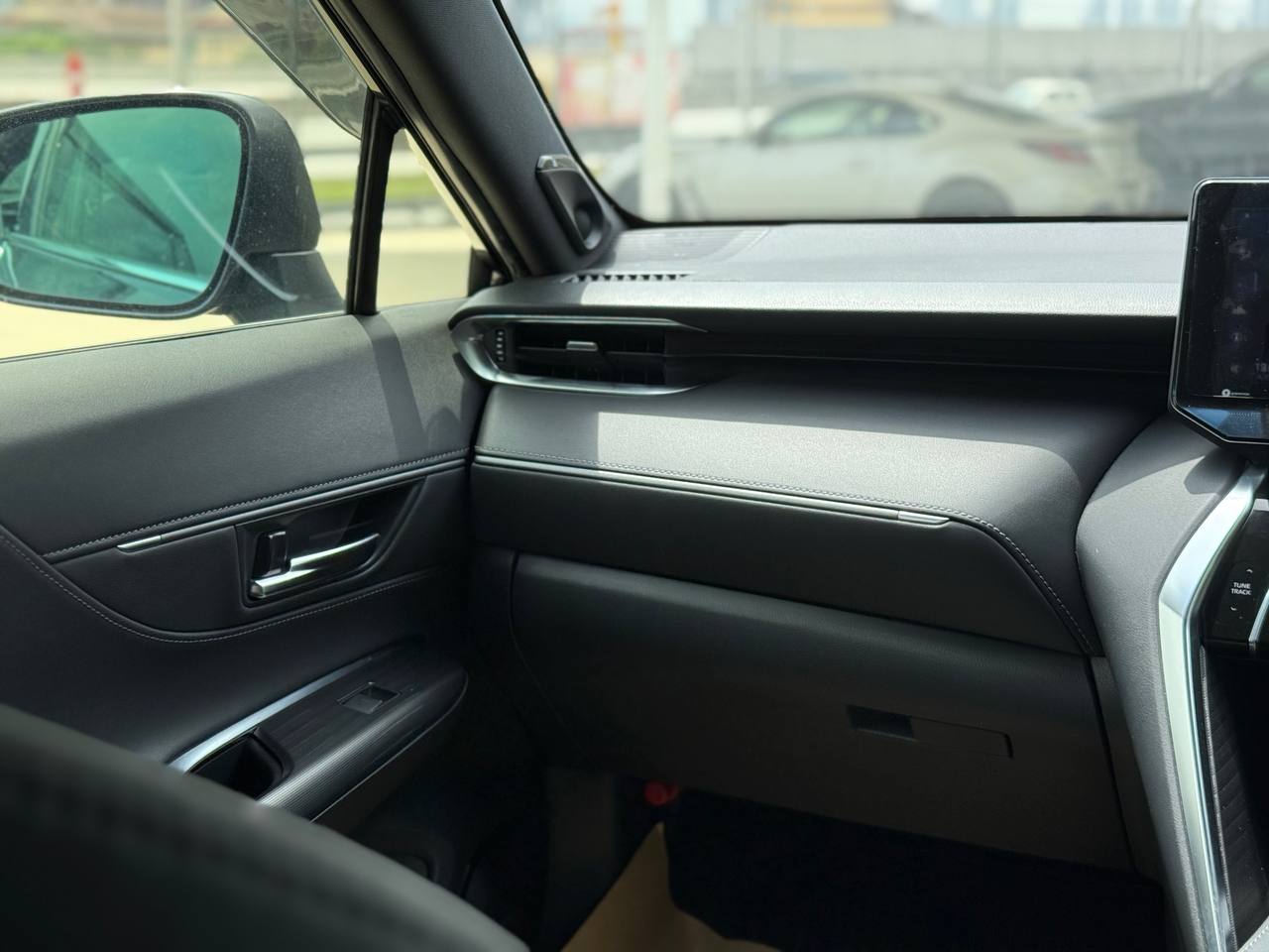 (MERDEKA SALES) 2020 TOYOTA HARRIER 2.0 Z HALF LEATHER