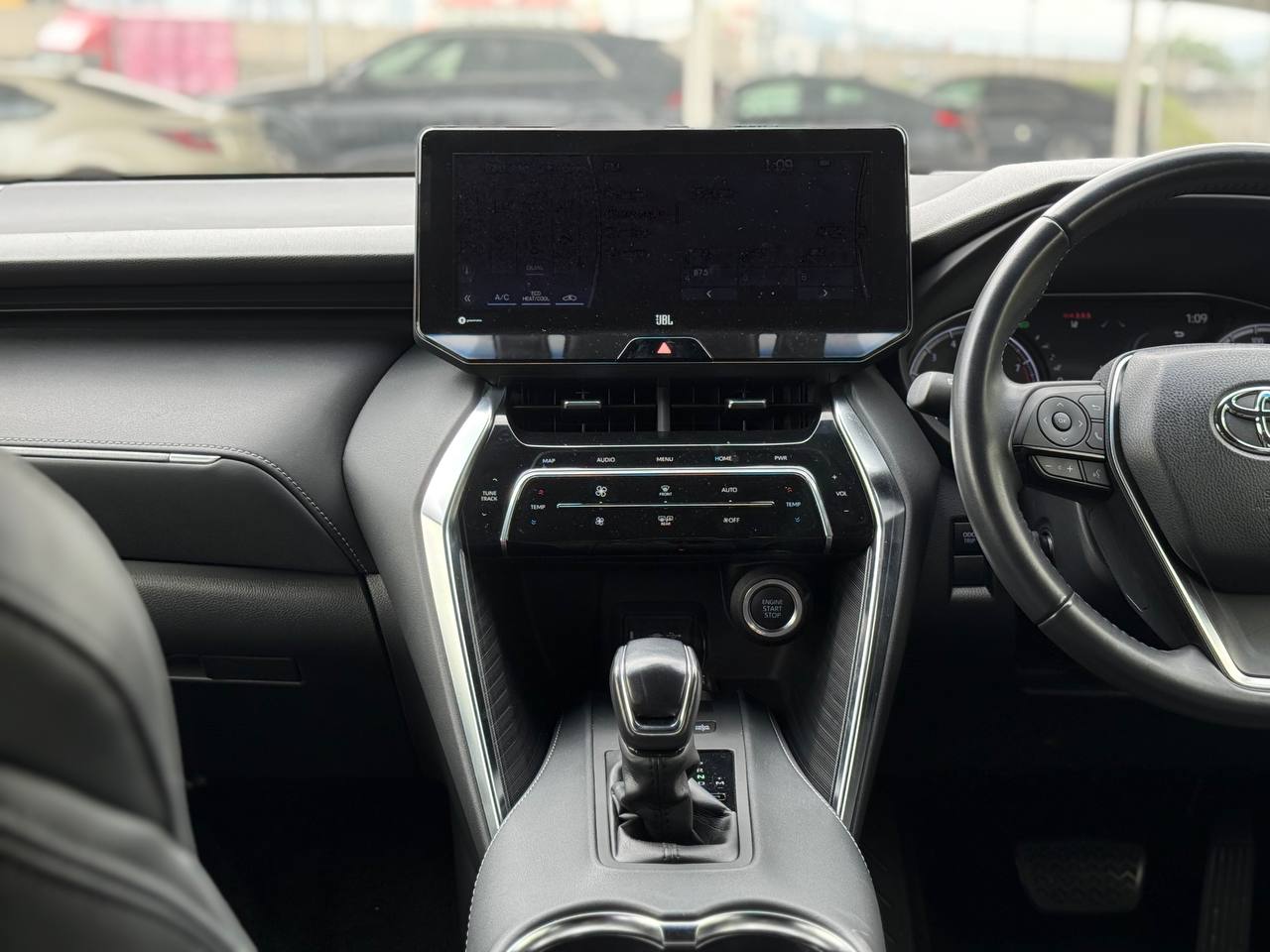 (MERDEKA SALES) 2020 TOYOTA HARRIER 2.0 Z HALF LEATHER