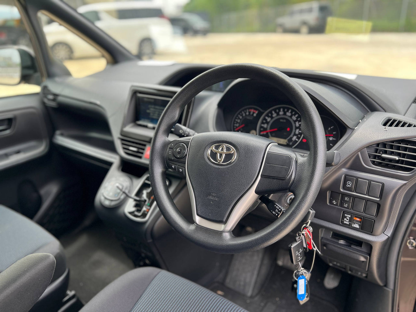 2021 TOYOTA NOAH 2.0X