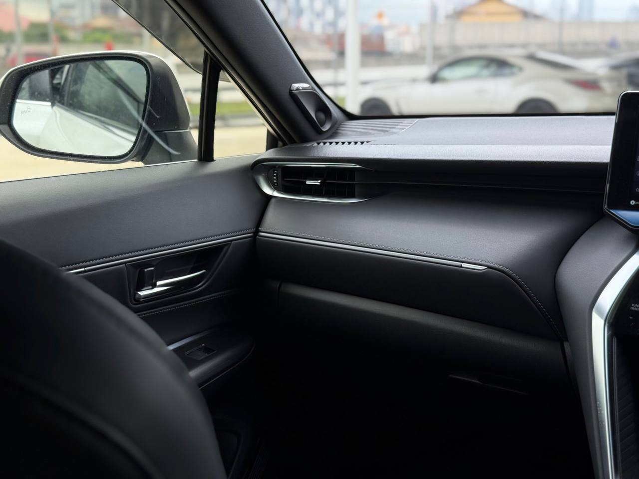 (MERDEKA SALES) 2020 TOYOTA HARRIER 2.0 Z HALF LEATHER