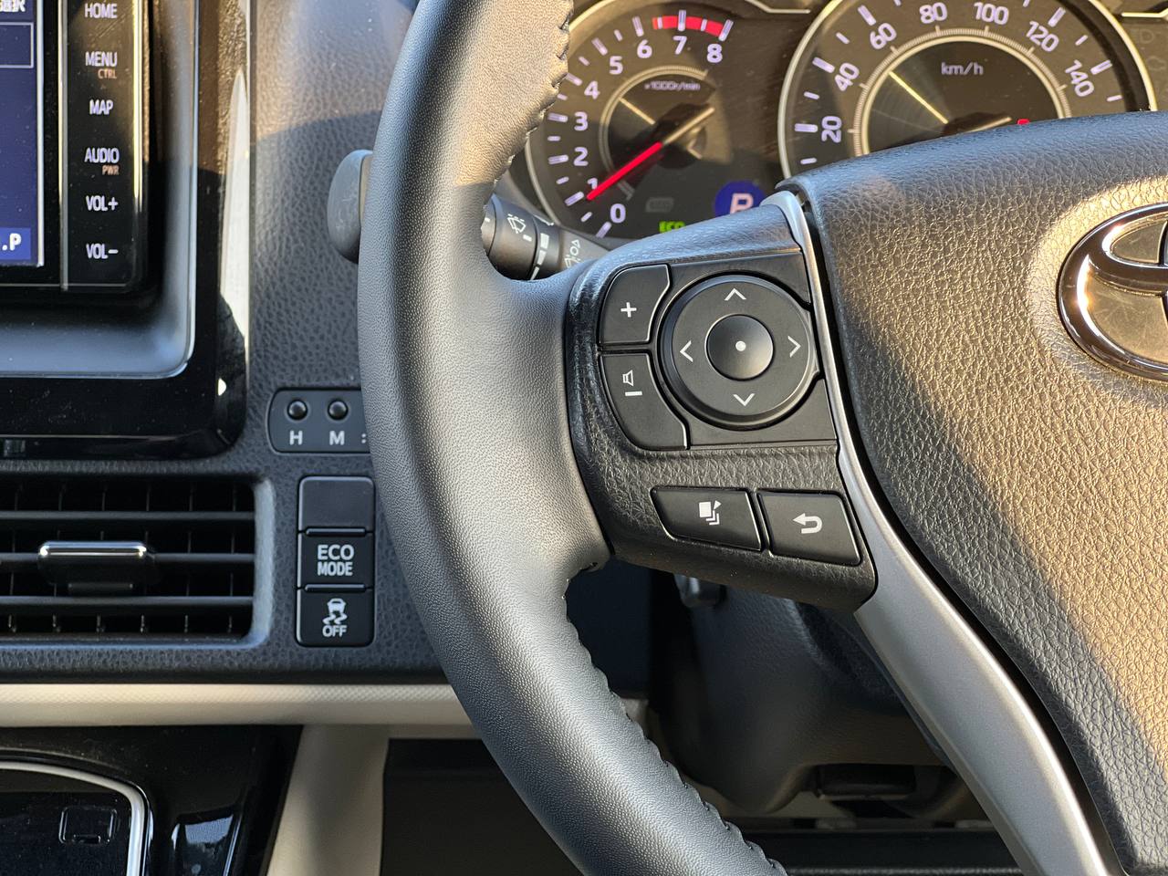 2021 TOYOTA NOAH 2.0 WXB III