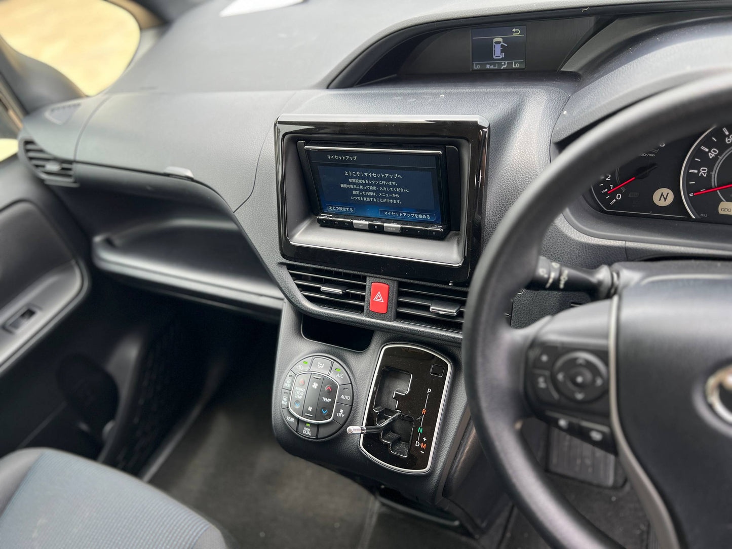 2021 TOYOTA NOAH 2.0X
