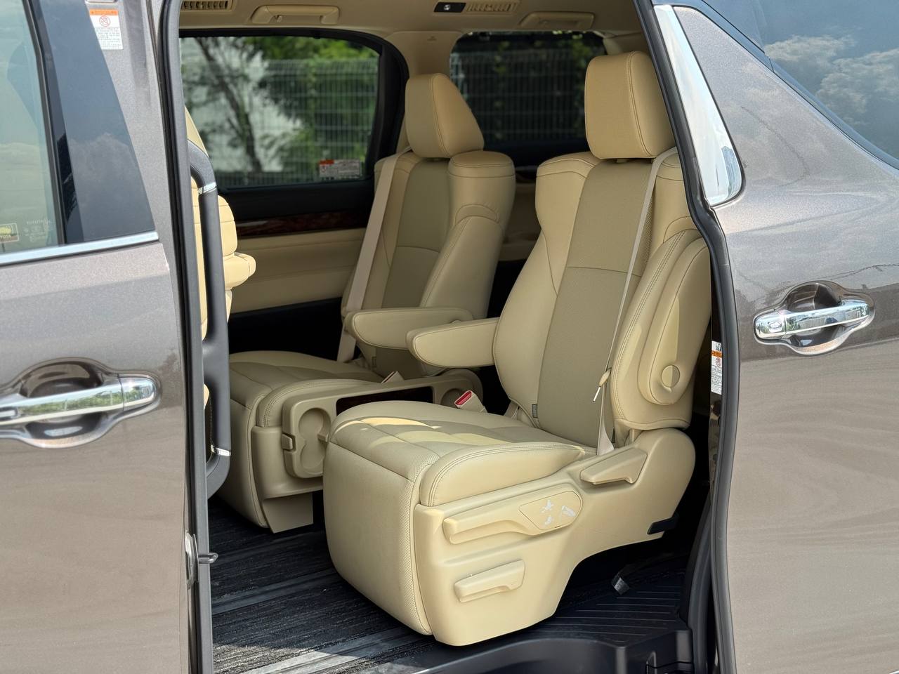 2020 TOYOTA ALPHARD 2.5 G FACELIFT