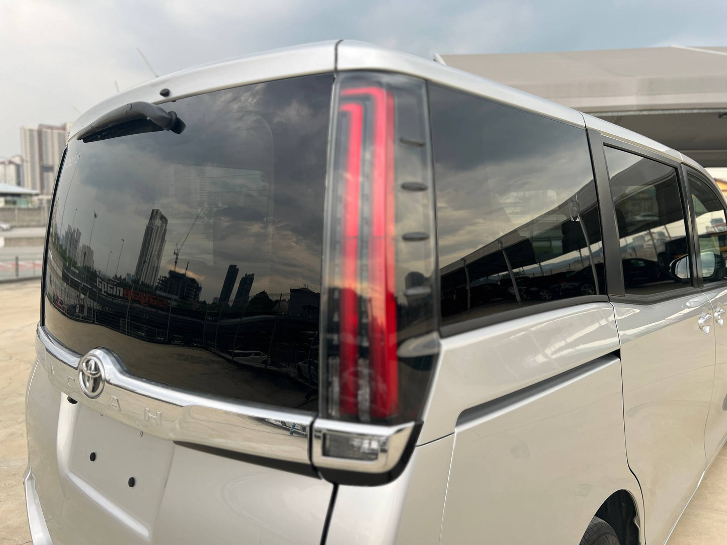 2021 TOYOTA NOAH 2.0X