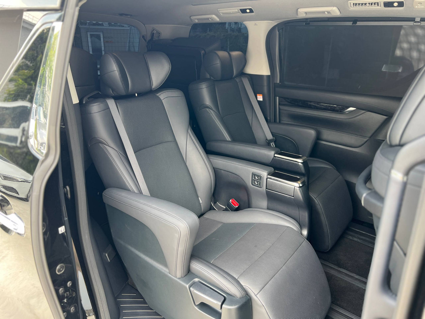 (MERDEKA SALES) 2022 TOYOTA ALPHARD 2.5 SC