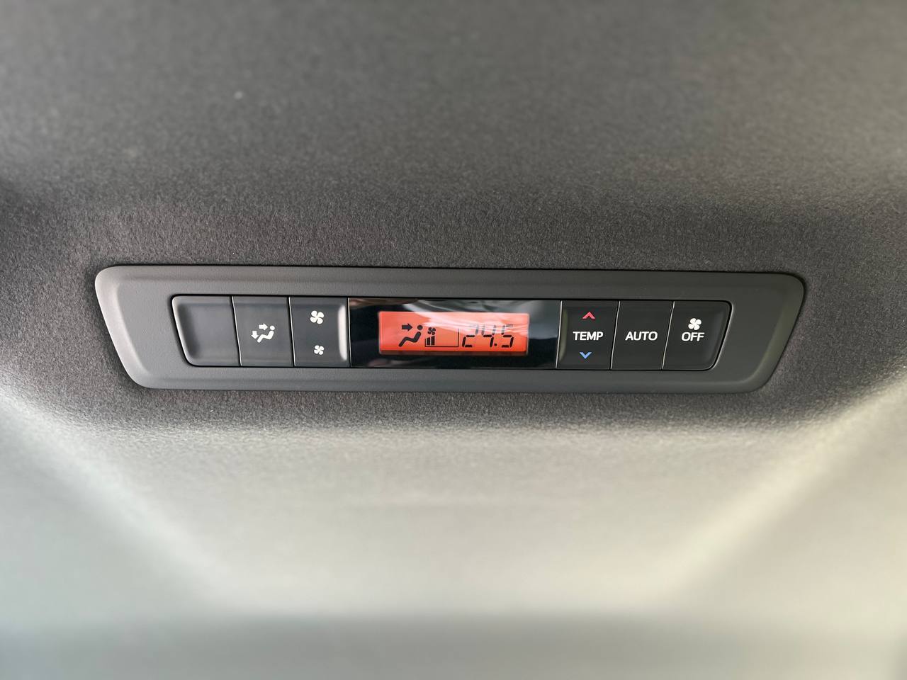2021 TOYOTA NOAH 2.0 WXB III