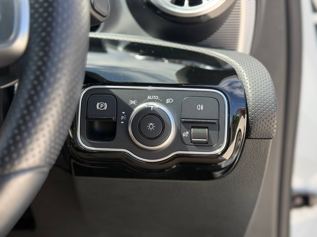 2021 MERCEDES BENZ A180 AMG 1.3T LEATHER EXCLUSIVE PACKAGE
