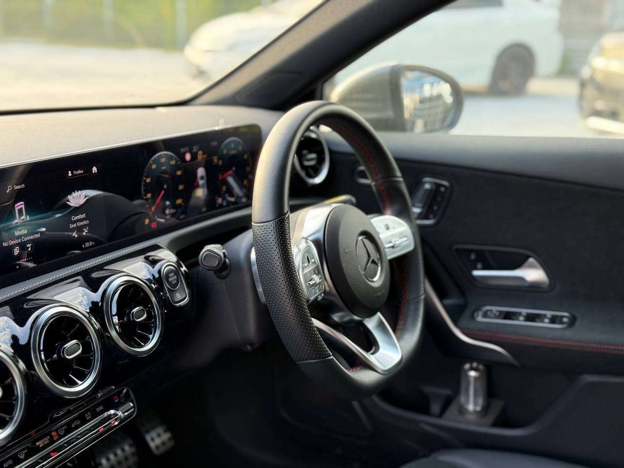 2020 MERCEDES BENZ A180 AMG 1.3T