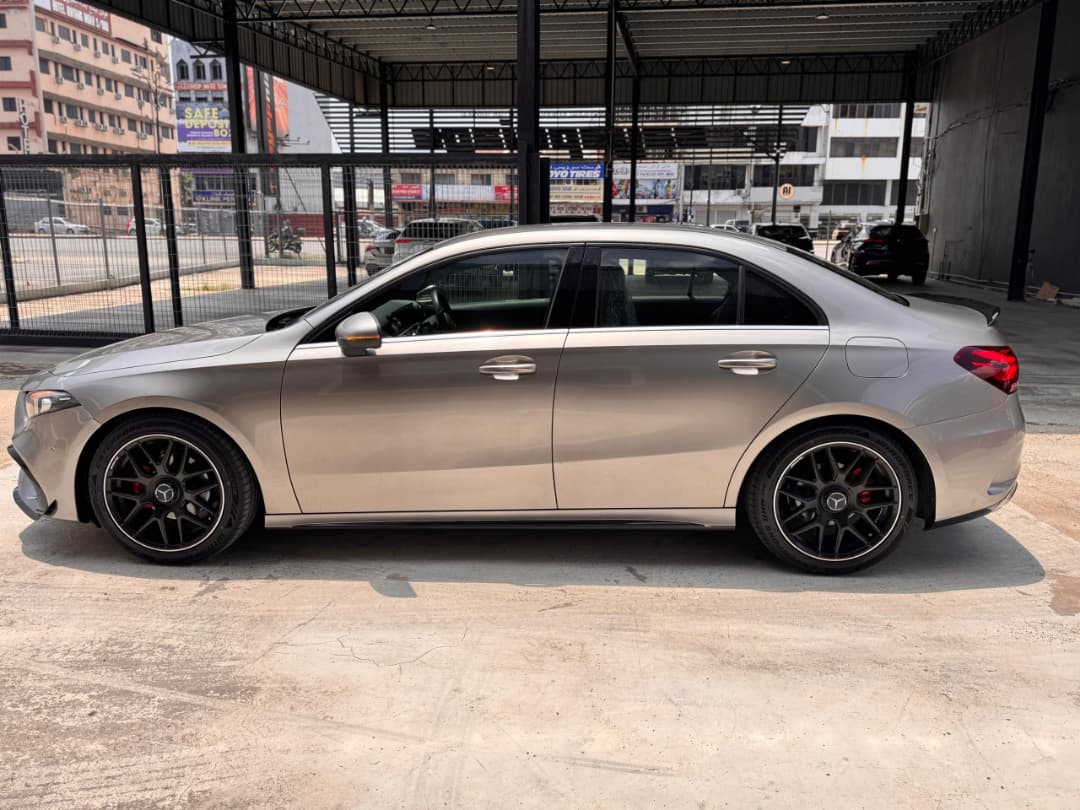 2020 MERCEDES BENZ A180 SE SEDAN 1.3T WITH A45S BODYKIT AND SPORT RIM