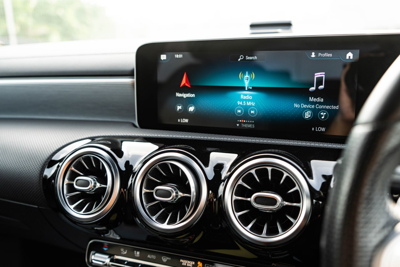 2019 MERCEDES A250 AMG SEDAN 4MATIC 2.0T