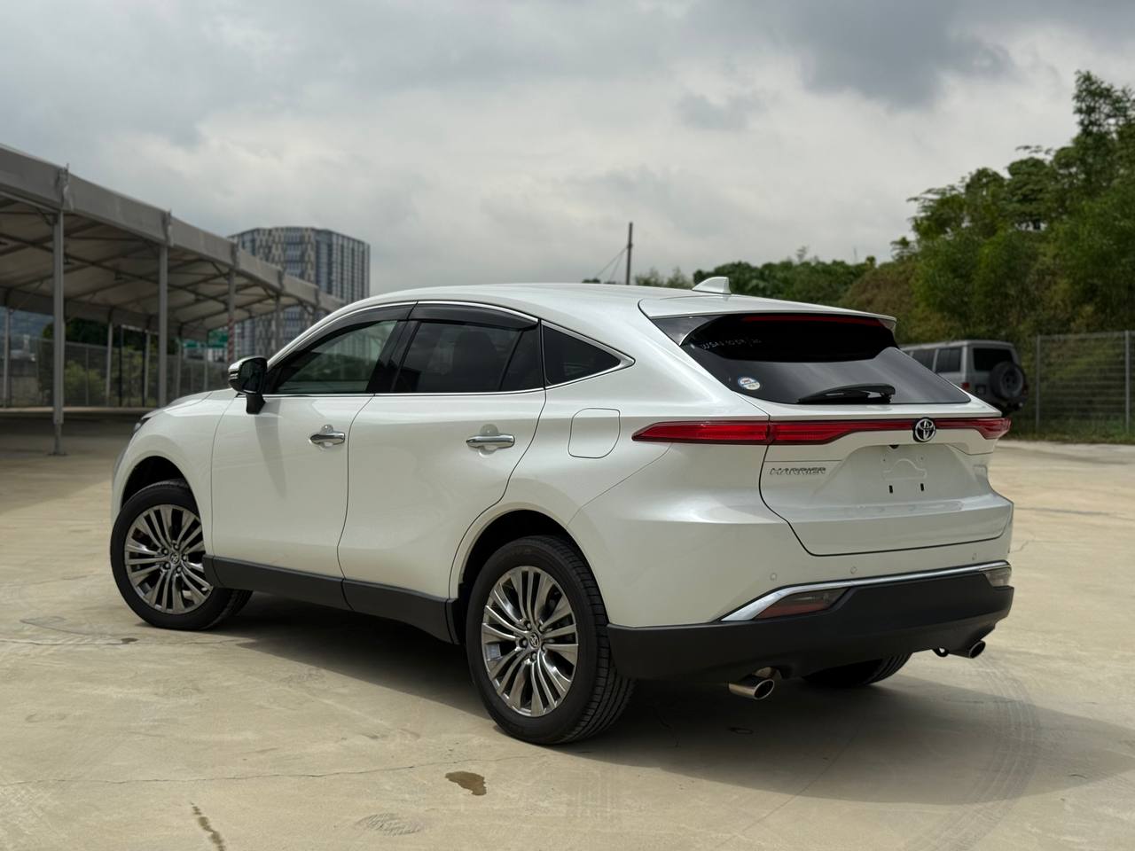 (MERDEKA SALES) 2020 TOYOTA HARRIER 2.0 Z HALF LEATHER