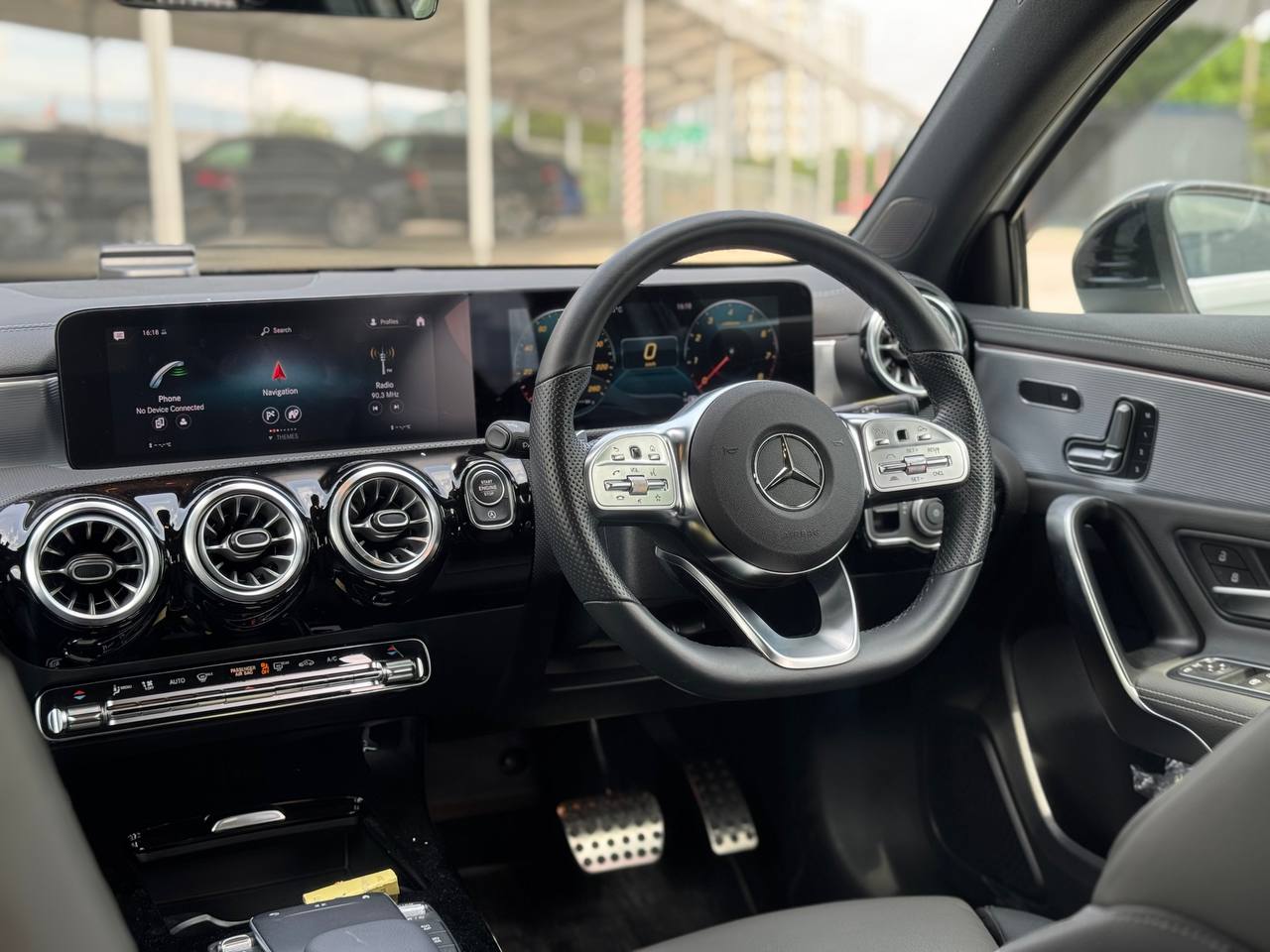 2022 MERCEDES BENZ A180 AMG 1.3T LEATHER EXCLUSIVE PACKAGE