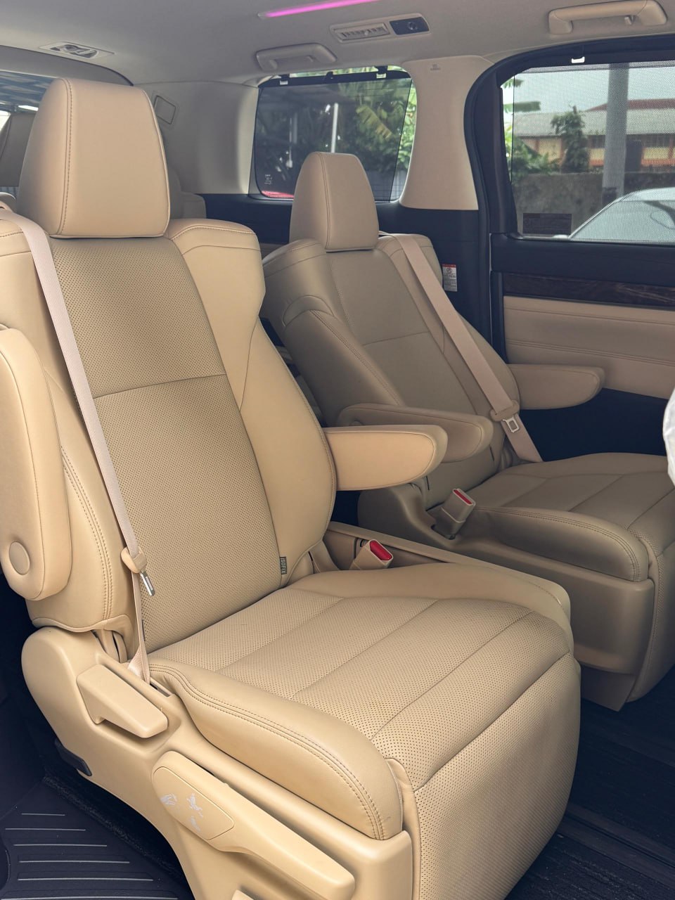 TOYOTA ALPHARD 2.5 G