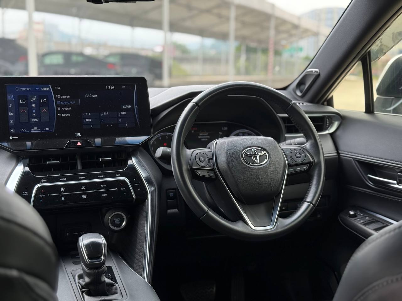 (MERDEKA SALES) 2020 TOYOTA HARRIER 2.0 Z HALF LEATHER