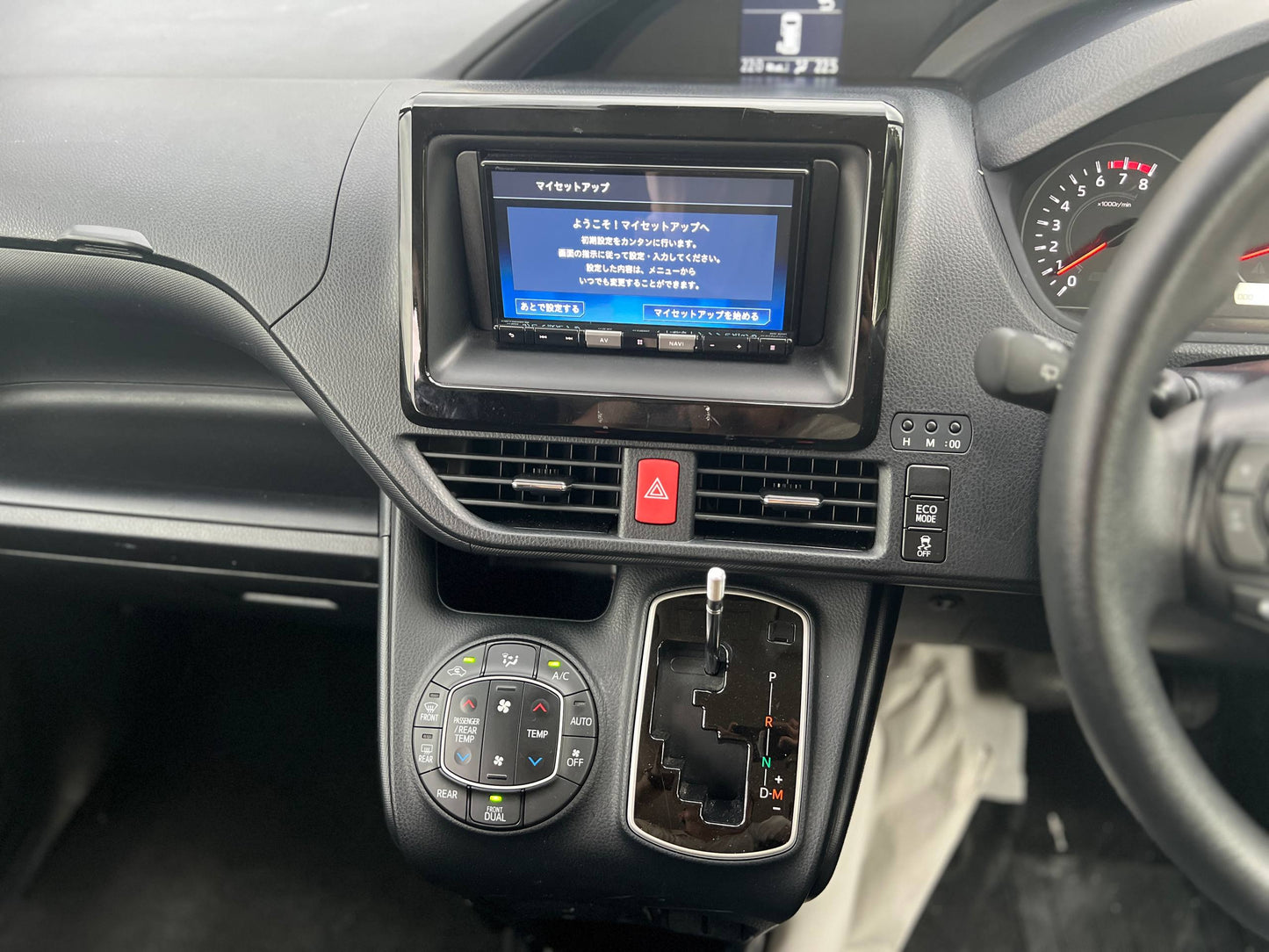 2021 TOYOTA NOAH 2.0X