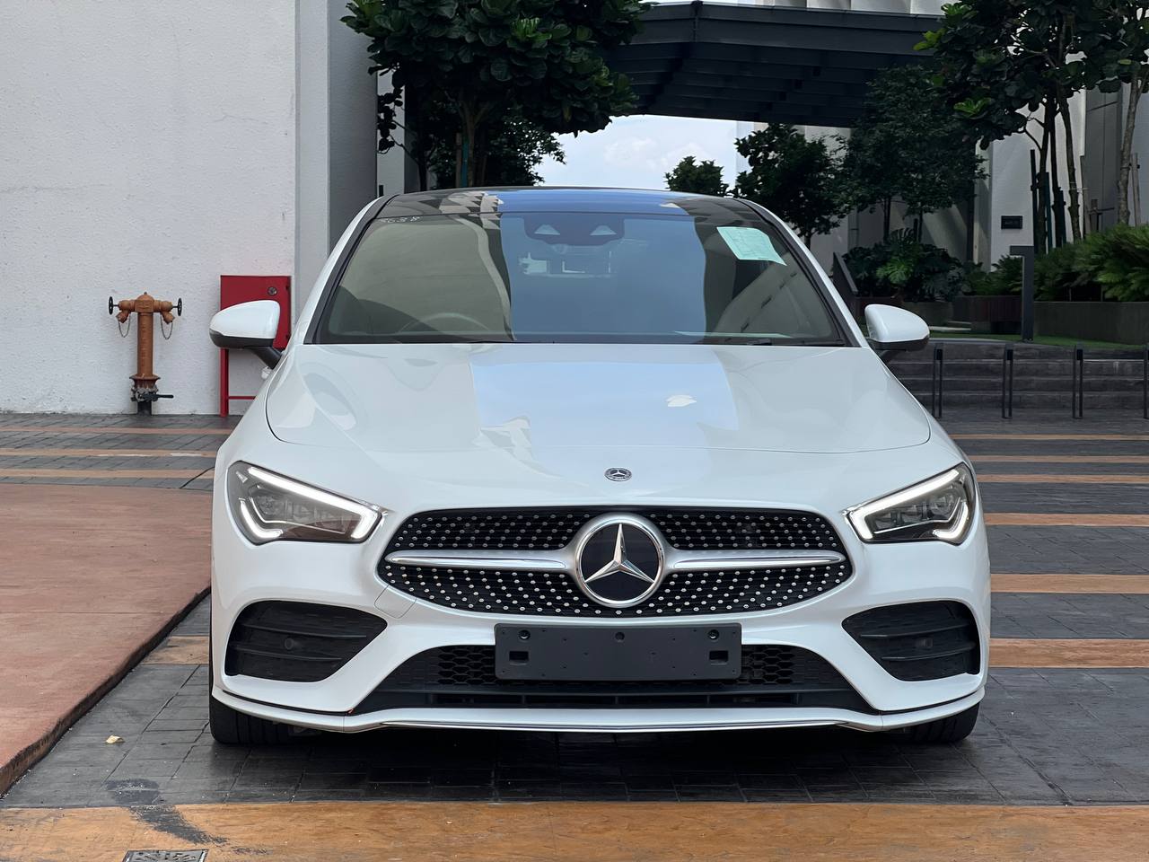 MERCEDES CLA200 AMG LINE 1.3T PREMIUM-PLUS (WHITE)