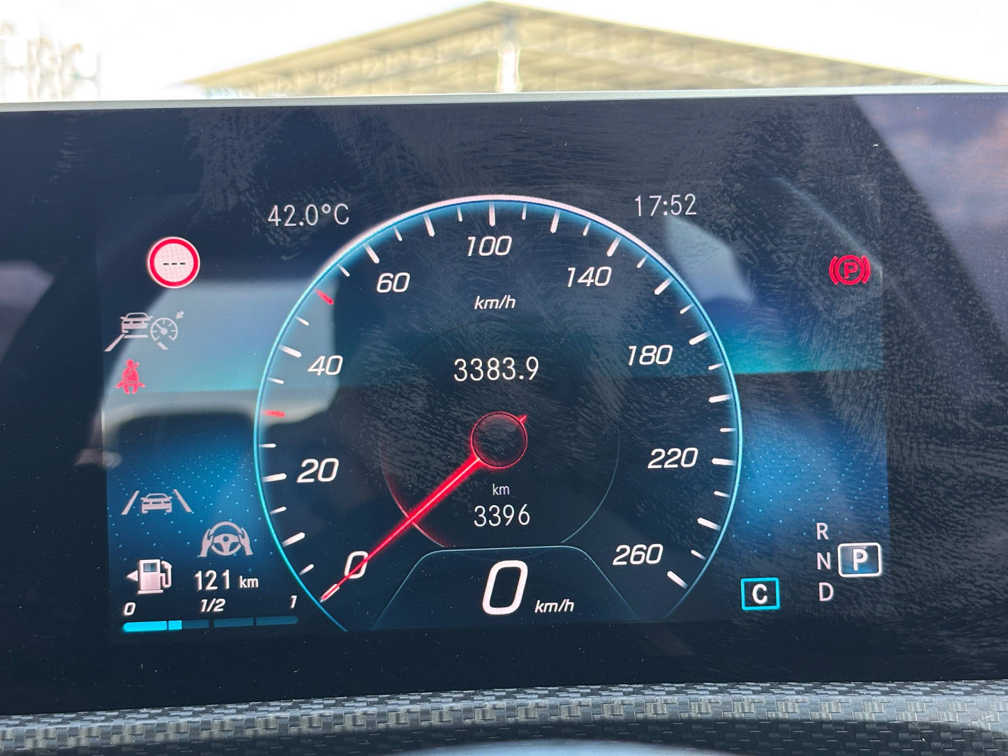 MERCEDES-BENZ A180 SE SEDAN 1.3T