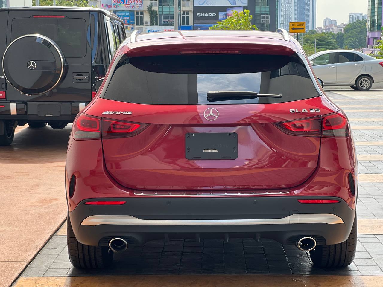 MERCEDES-BENZ GLA35 2.0