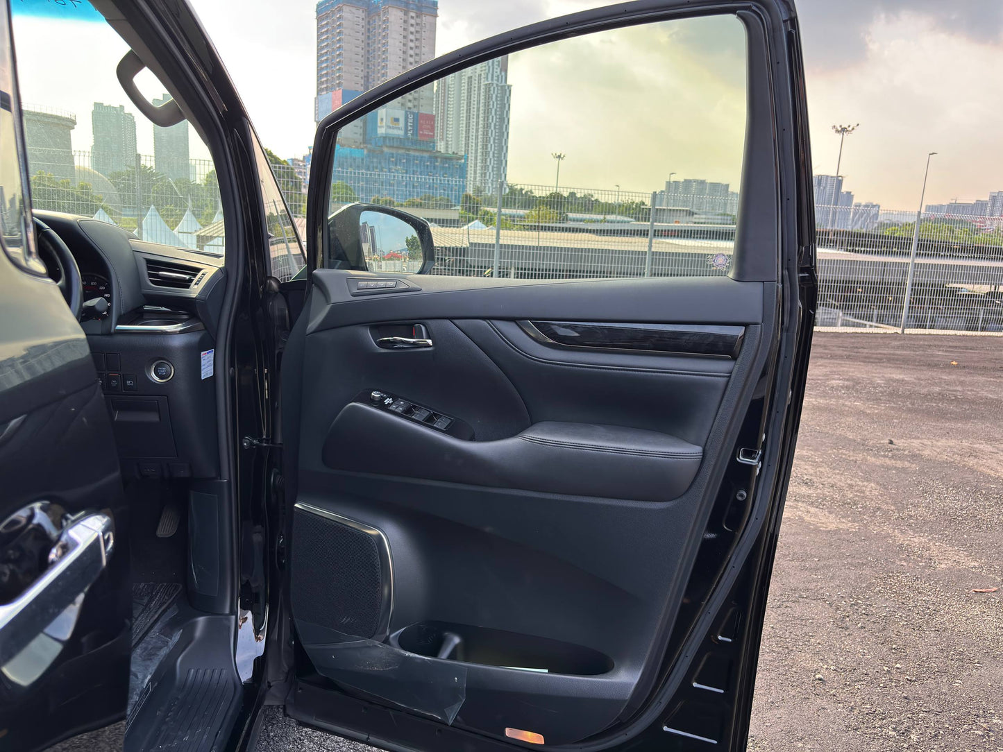 ALPHARD 2.5 SC PACKAGE MODELLISTA