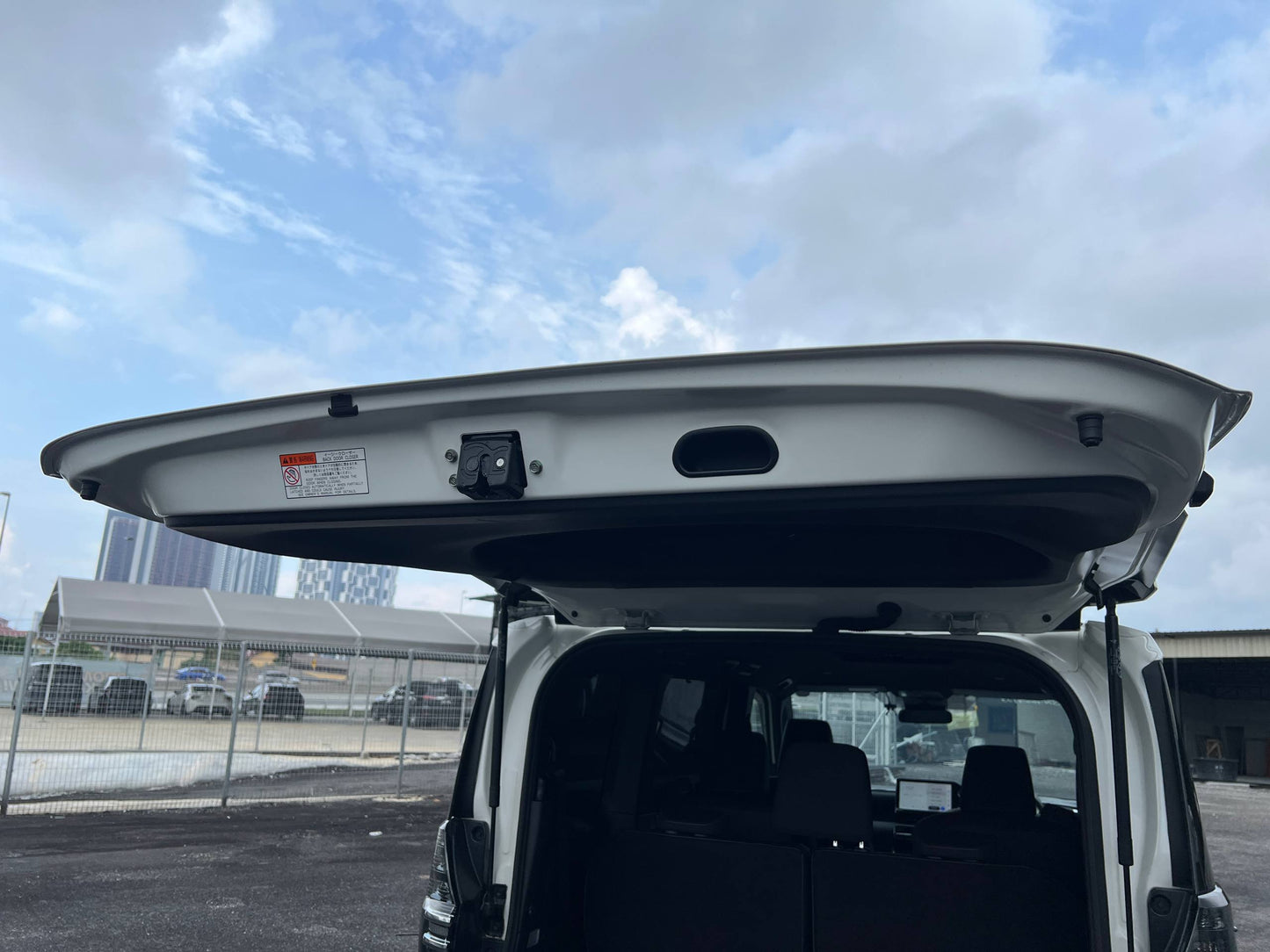 VOXY 2.0 S-Z (NEW MODEL)