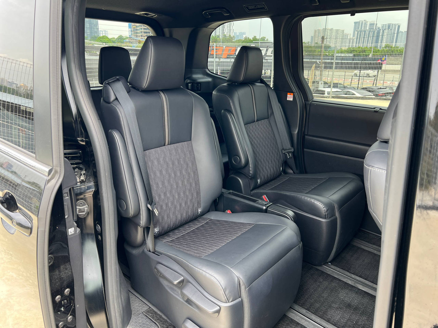 2022 TOYOTA VOXY 2.0 S-Z 2.0 DYNAMIC FORCE NEW MODEL