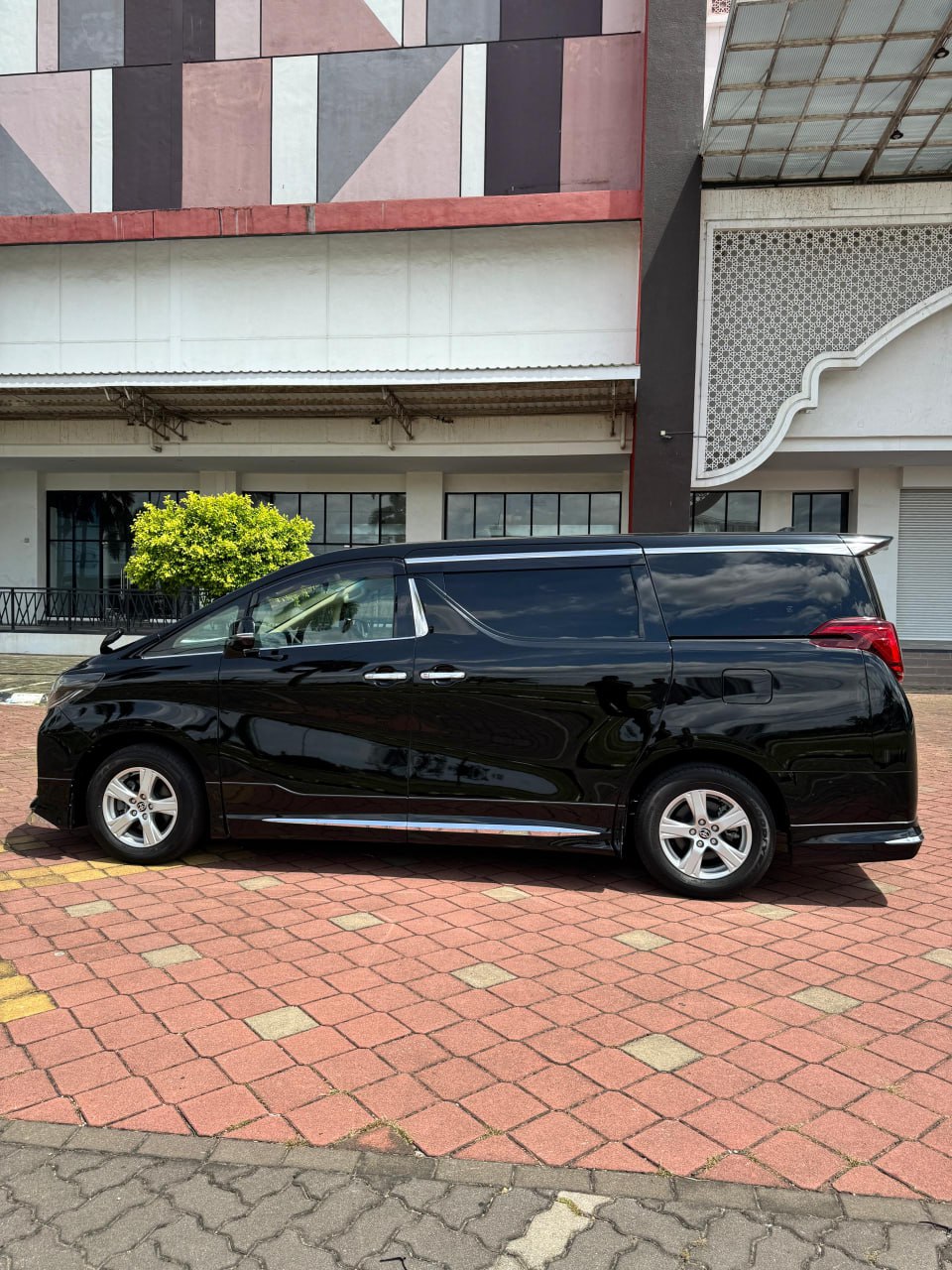 TOYOTA ALPHARD 2.5X