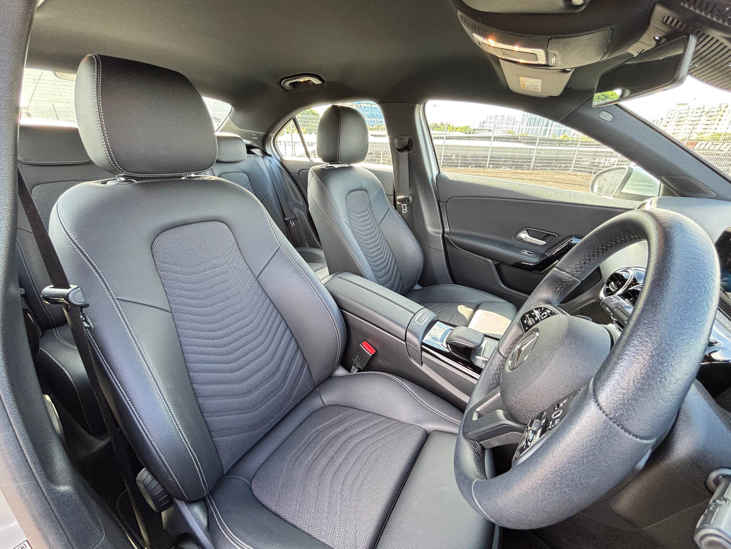 MERCEDES-BENZ A180 SE SEDAN 1.3T