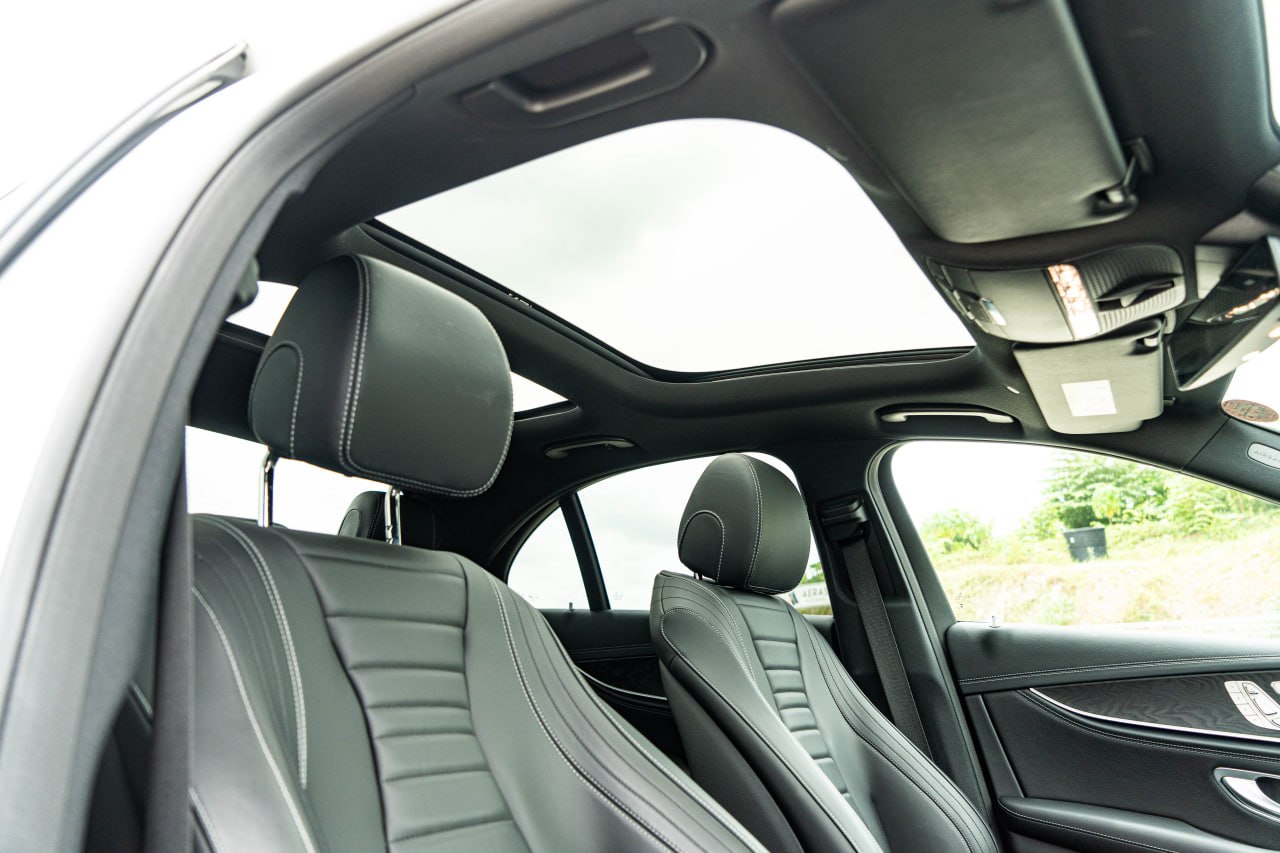 2018 MERCEDES BENZ E200 AMG SPORT 2.0T (WHITE)