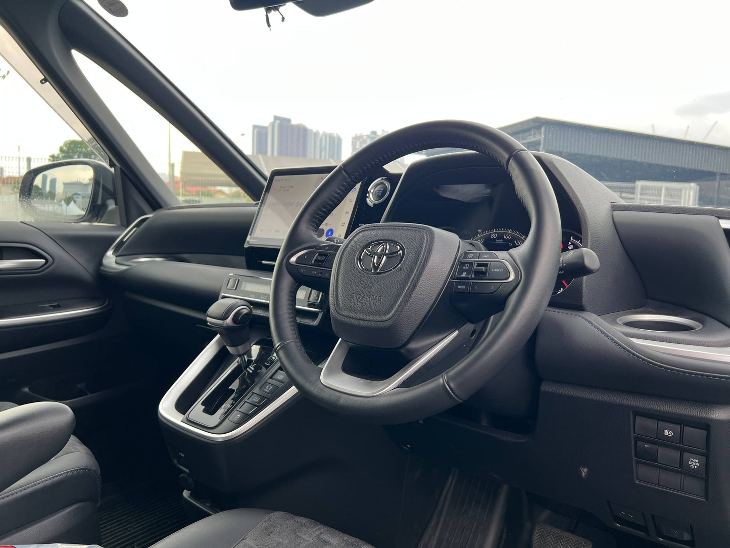 VOXY 2.0 S-Z (NEW MODEL)