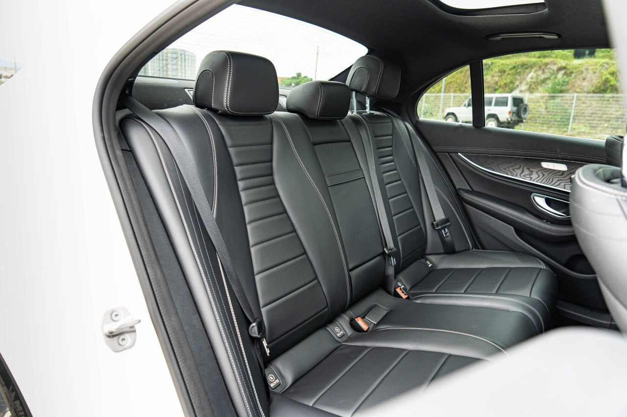 2018 MERCEDES BENZ E200 AMG SPORT 2.0T (WHITE)