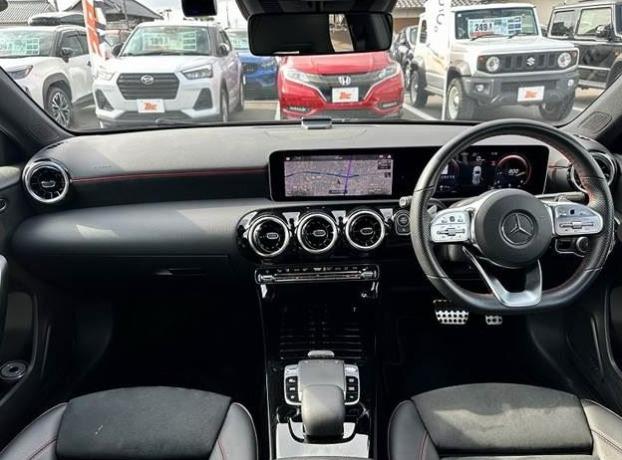 MERCEDES BENZ A180 AMG 1.3T