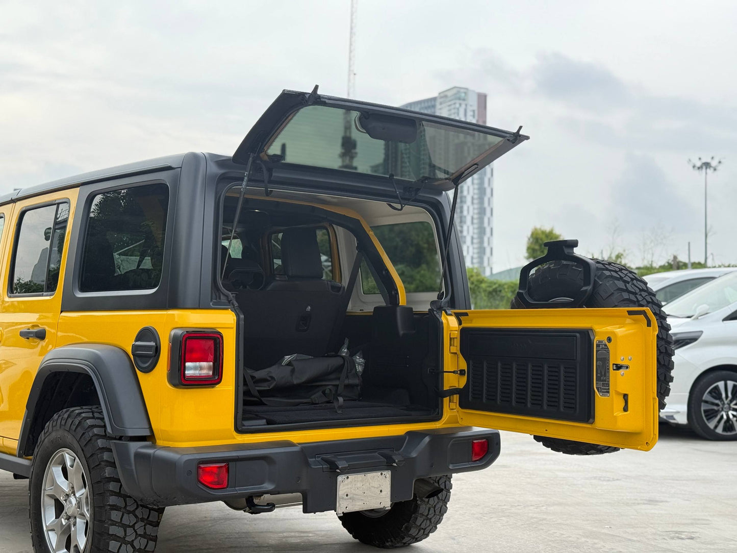 JEEP WRANGLER UNLIMITED FREEDOM EDITION MILITARY THEME 4WD 2.0T