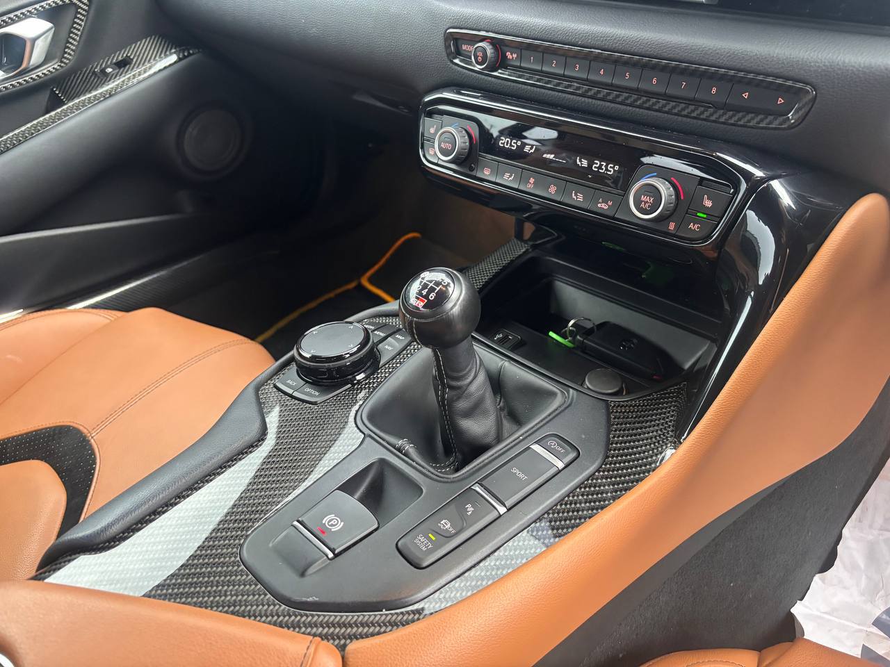 TOYOTA GR SUPRA 3.0 (MT)