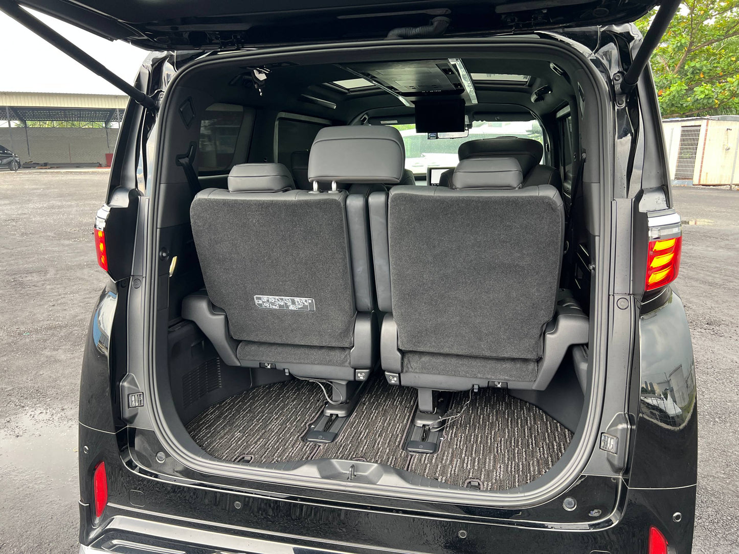 TOYOTA ALPHARD Z MODELLISTA