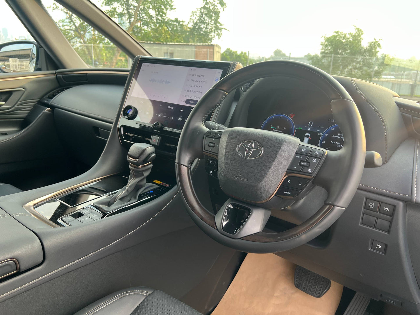 ALPHARD 2.5 Z (NEW MODEL)