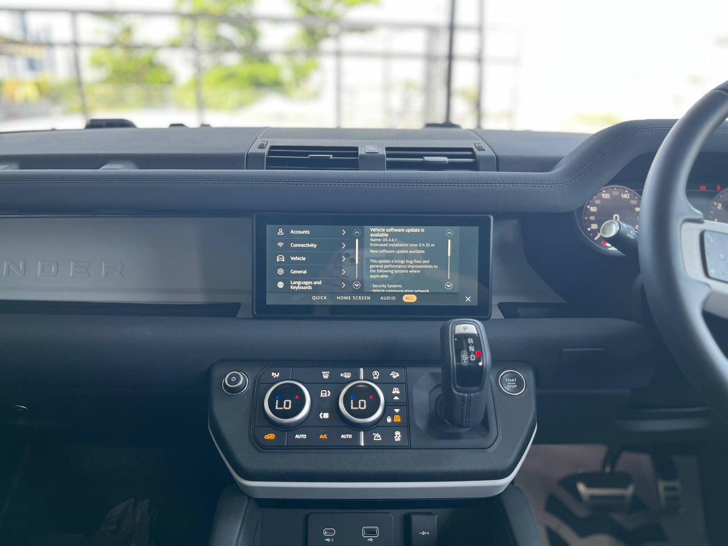 LAND ROVER DEFENDER 110S P300