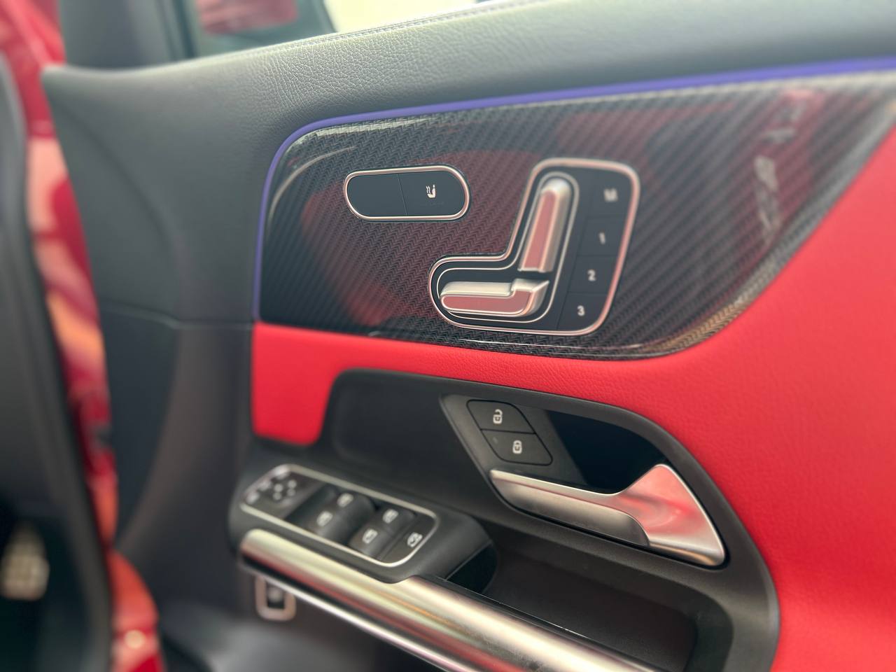 MERCEDES-BENZ GLA35 2.0