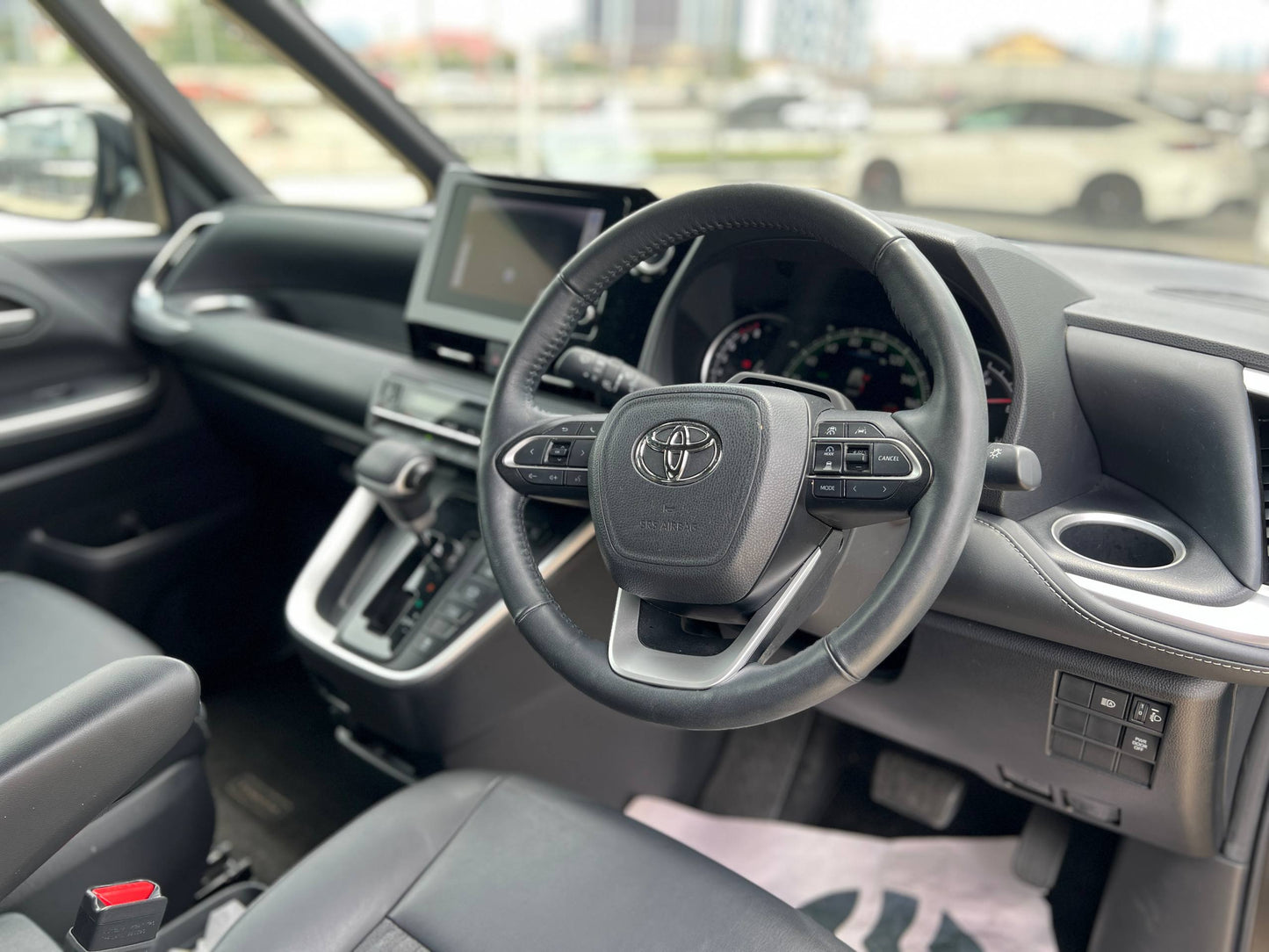 2022 TOYOTA VOXY 2.0 S-Z 2.0 DYNAMIC FORCE NEW MODEL