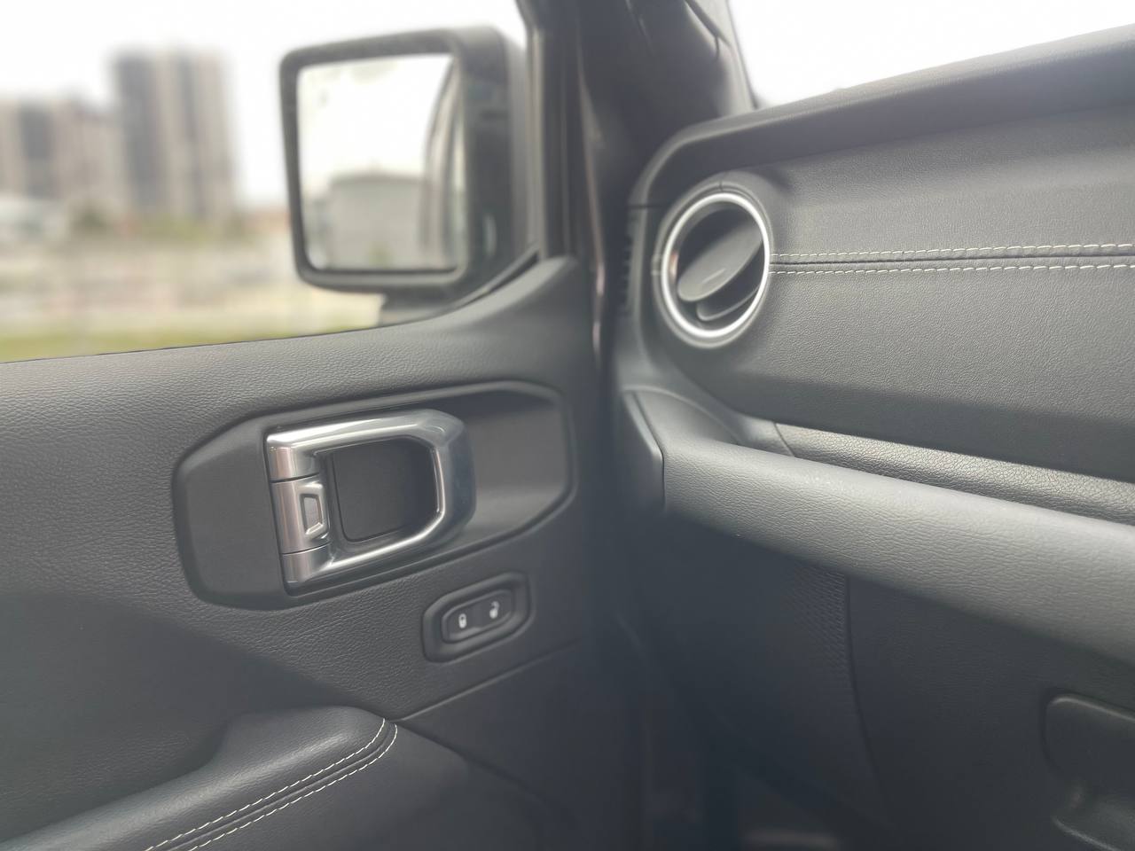JEEP WRANGLER UNLIMITED SAHARA 4WD 2.0T