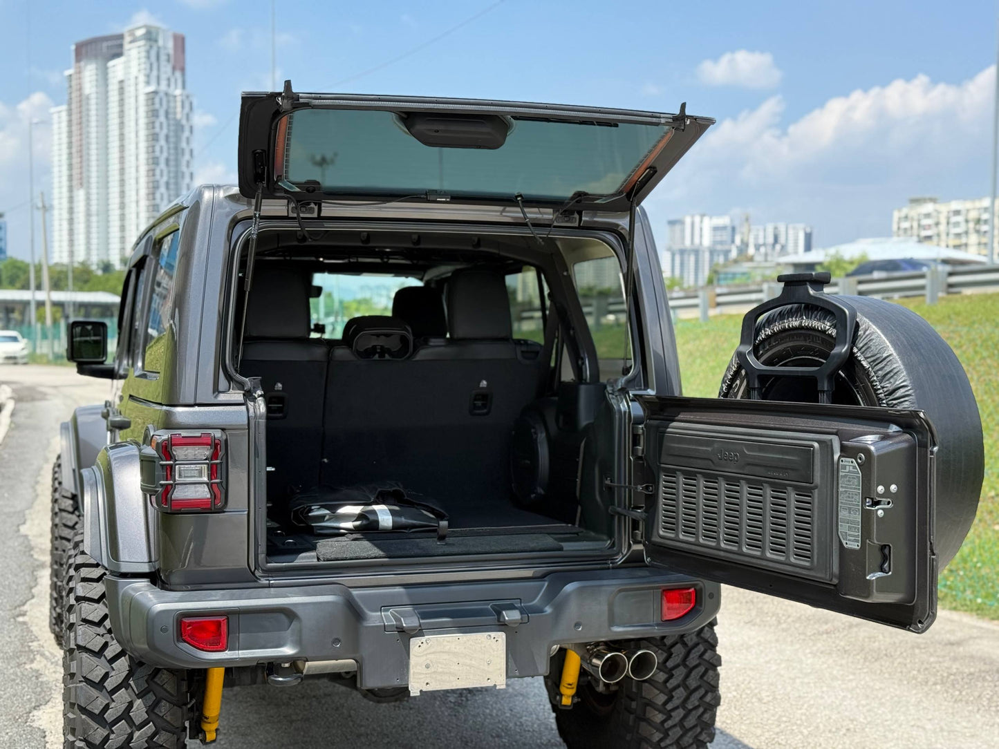 JEEP WRANGLER UNLIMITED SAHARA 4WD 2.0T