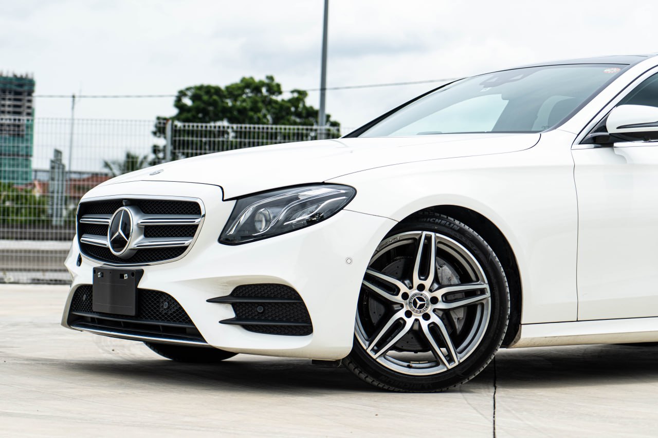 2018 MERCEDES BENZ E200 AMG SPORT 2.0T (WHITE)