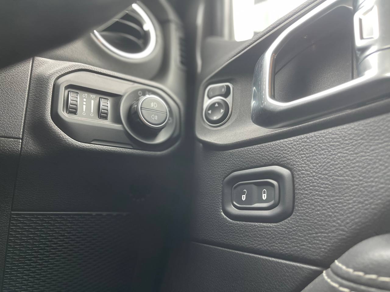 JEEP WRANGLER UNLIMITED SAHARA 4WD 2.0T