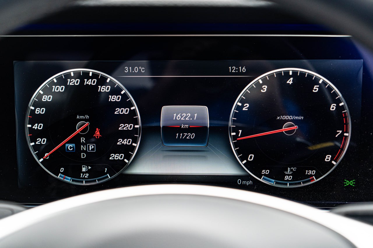 2018 MERCEDES BENZ E200 AMG SPORT 2.0T (WHITE)