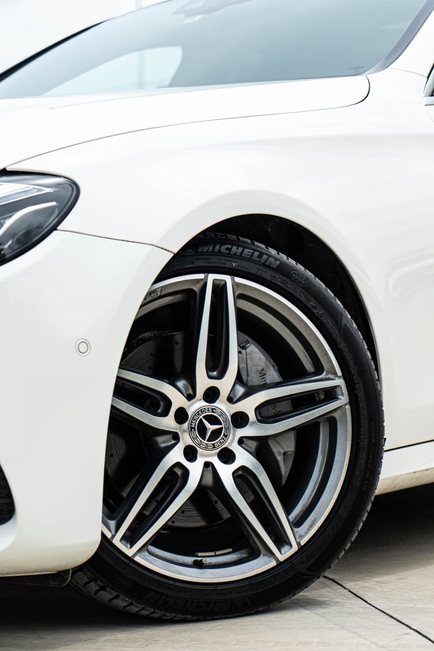 2018 MERCEDES BENZ E200 AMG SPORT 2.0T (WHITE)