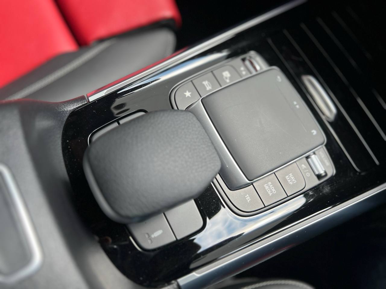 MERCEDES-BENZ GLA35 2.0