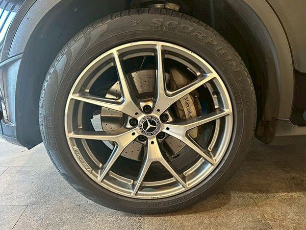 MERCEDES-BENZ GLC300 AMG LINE 4MATIC 2.0T