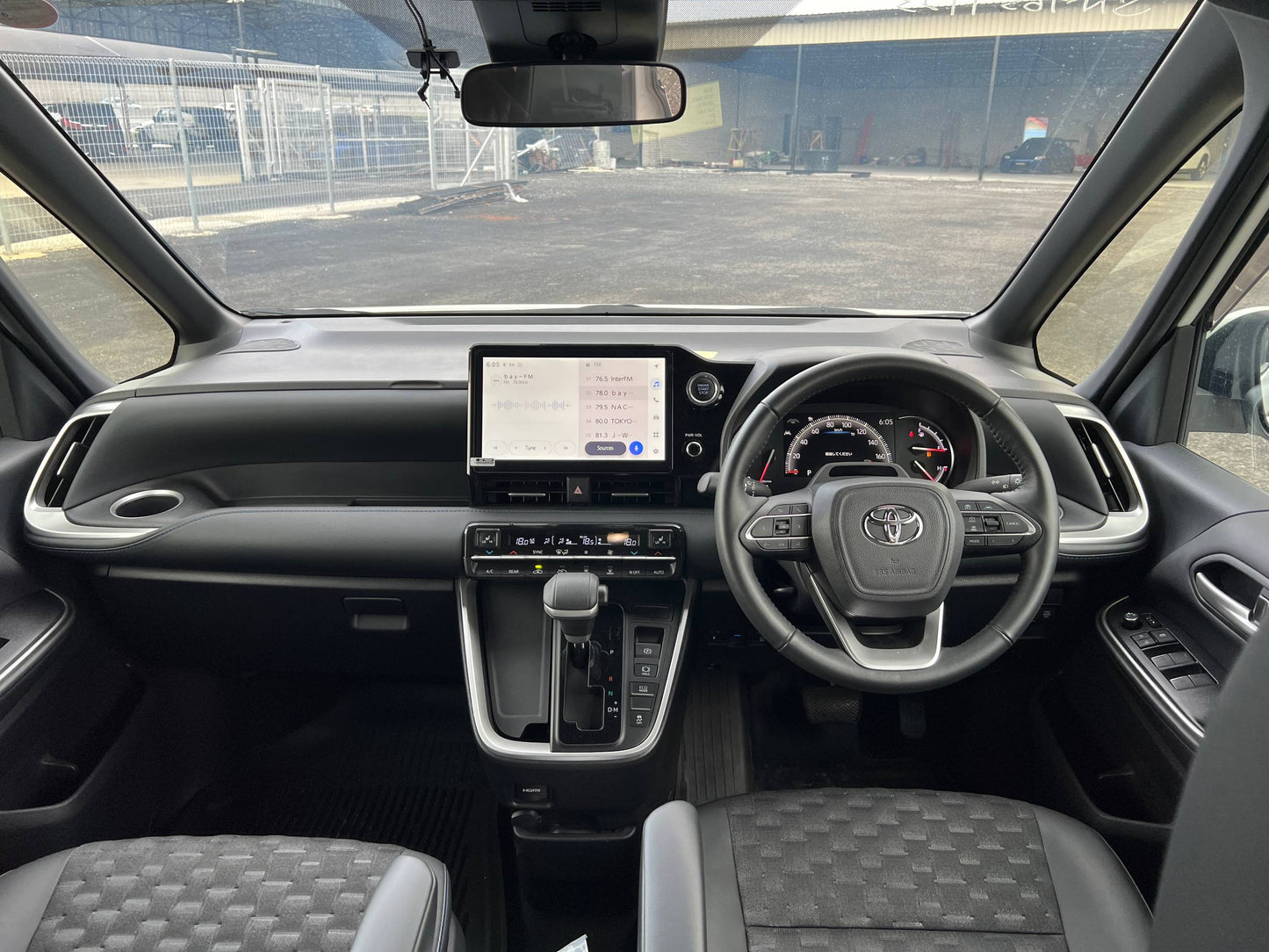 VOXY 2.0 S-Z (NEW MODEL)