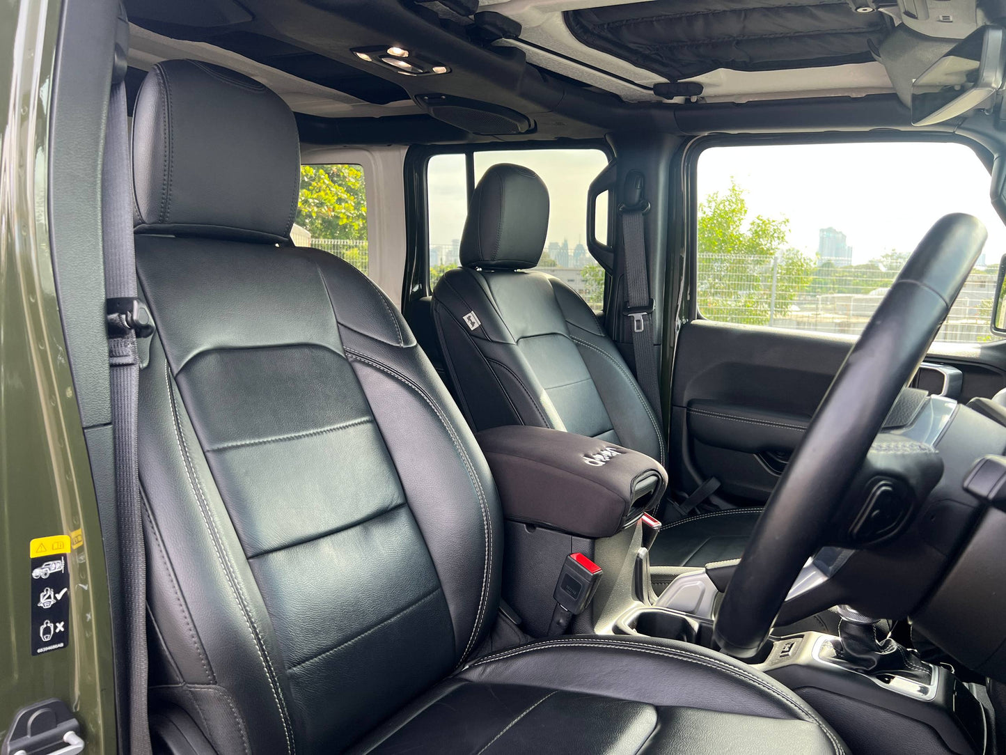 EEP WRANGLER SAHARA UNLIMITED 2.0T 4WD 80th ANNIVERSARY EDITION