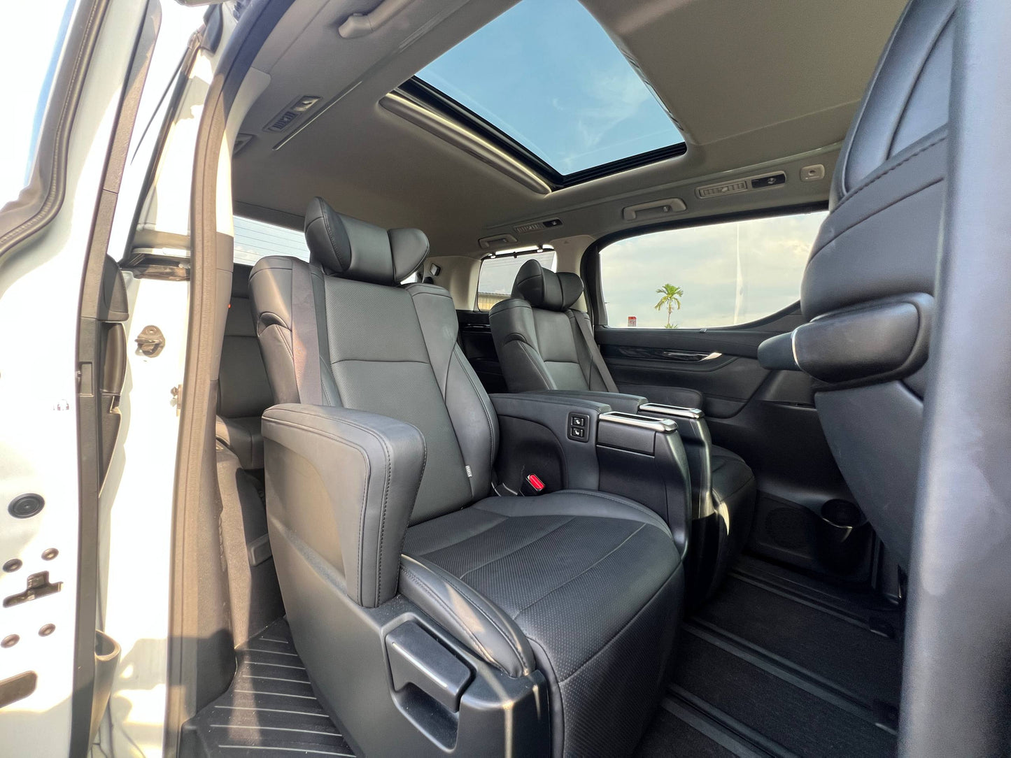 ALPHARD 2.5 SC PACKAGE MODELLISTA