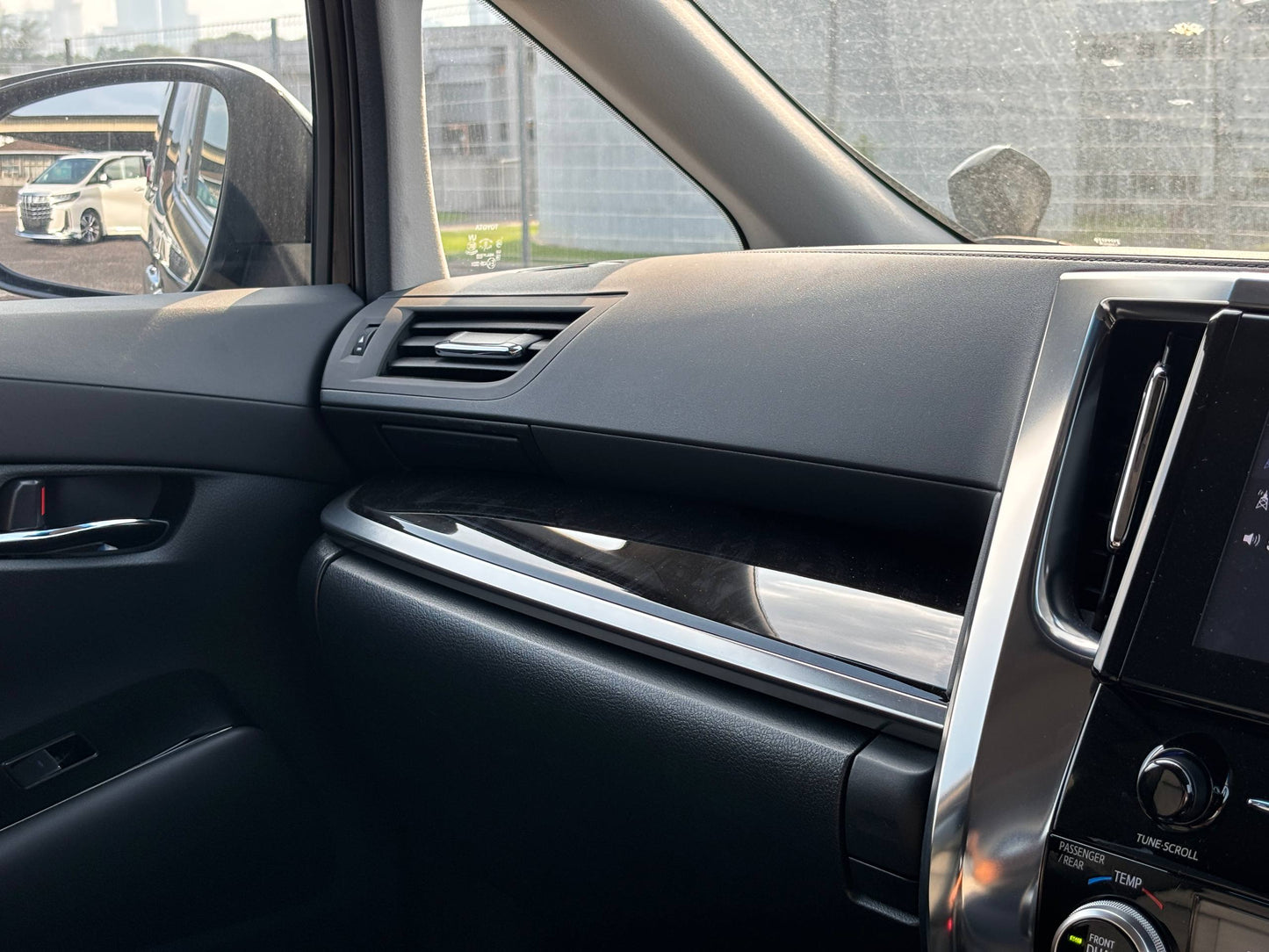 ALPHARD 2.5 SC PACKAGE MODELLISTA